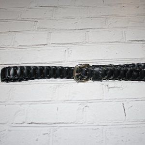 🖤🧷 Vintage Black Faux Leather Belt – Fits up to 35" Classic Shape · Adjustable